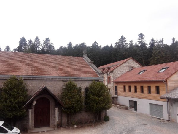 La chapelle et les lieux d'accueil ND de l'Hermitage©Défrade