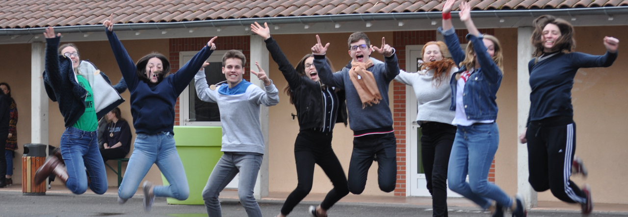 adolescents en église