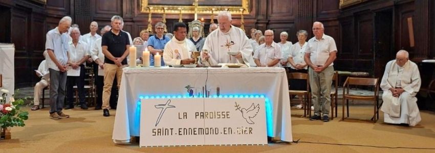 Saint-Ennemond-en-Gier : une fête pour les 40 ans de sacerdoce pour le P. Gilbert Thollet