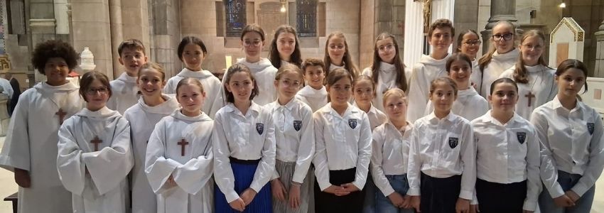 Saint-Étienne-Saint-Benoît : 1ère animation de messe pour la promotion 2025-2026 des Petits Chanteurs de Saint-Étienne