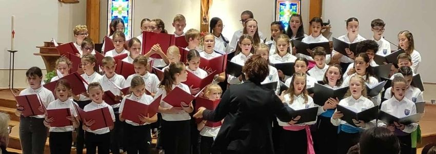 Saintes-Marthe-et-Marie : Concert des Petits chanteurs de Saint-Étienne et de la maitrise Saint-Étienne de Bourges