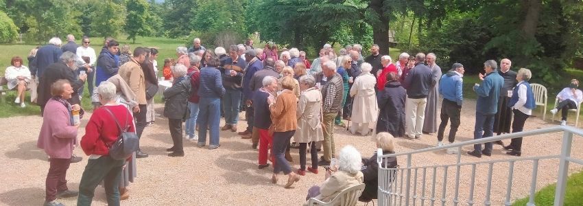 Sainte-Claire-Sainte-Thérèse-en-Forez : repas œcuménique